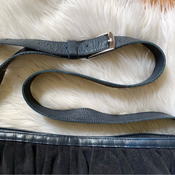 Marie Turnor Spacious The Ruffle Suede Leather Shoulder Bag - Picture 11 of 12